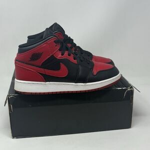 Nike Air Jordan 1 Mid Shoes Youth Size 6 Black Red Alternate Bred Banned Sneaker